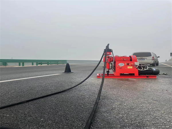 洞口马路路基路面开裂下沉注浆加固灌浆